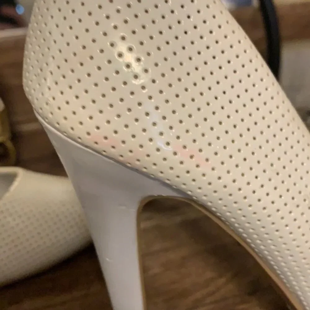 Heels - Picture 7 of 8